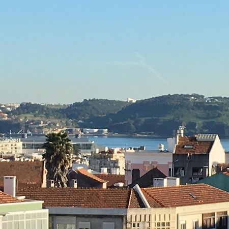 Apartamento Novo Muito Confortavel Com Vista Rio Alges Εξωτερικό φωτογραφία